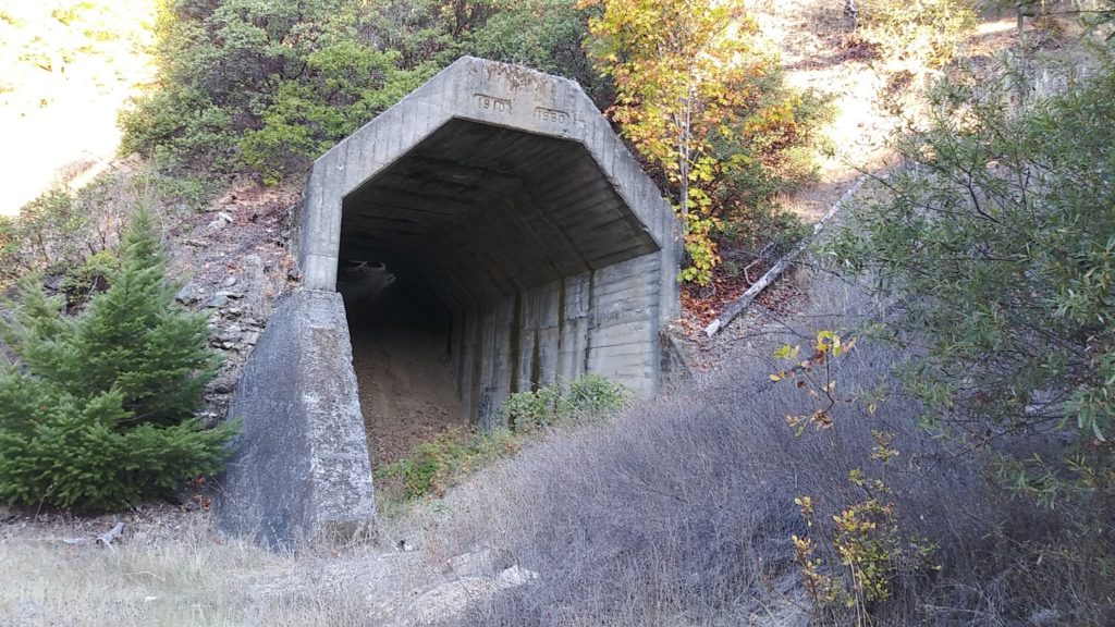 Great-Redwood-Trail-Defunct-Tunnel
